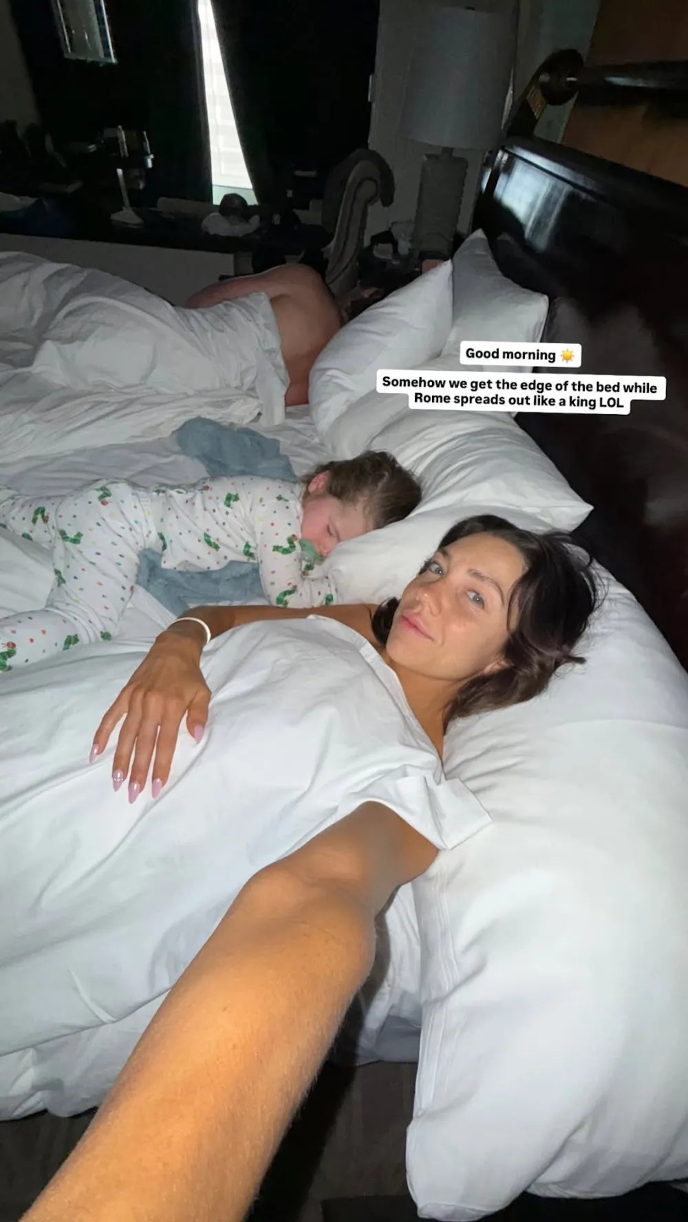 Jenna-Johnson-Claps-Back-at-Criticism-of-2-Year-Old-Son-Using-a-Bottle