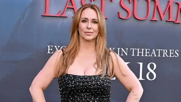 Jennifer Love Hewitt Questioned If She Should Attend IKWYDLS Premiere But Felt Confident on Red Carpet