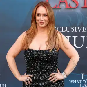 Jennifer Love Hewitt Talks Body Insecurity After Beach Photos in 2007