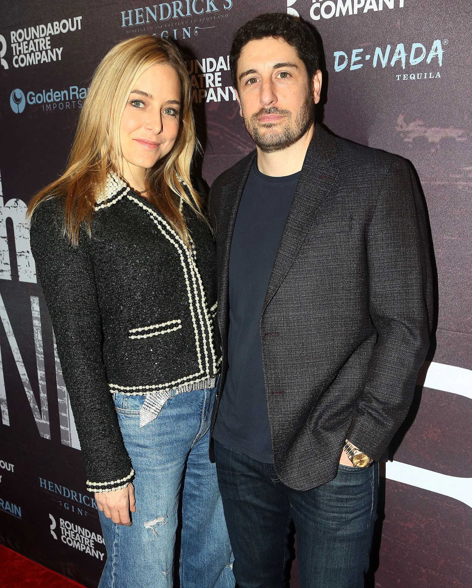 Jenny-Mollen-and-Jason-Biggs-GettyImages-1466975573