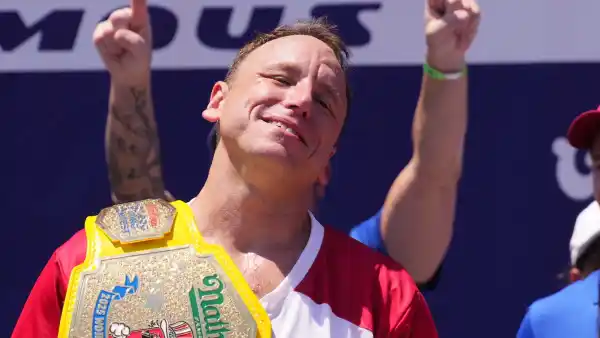 Joey Chestnut Wins Hot Dog Contest feature GettyImages-2222804850