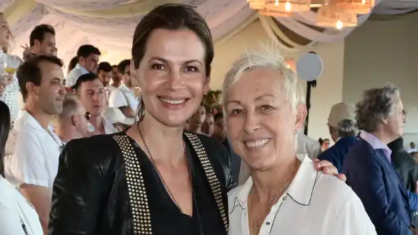 Julia-Lemigova-and-Martina-Navratilova-GettyImages-2211529329