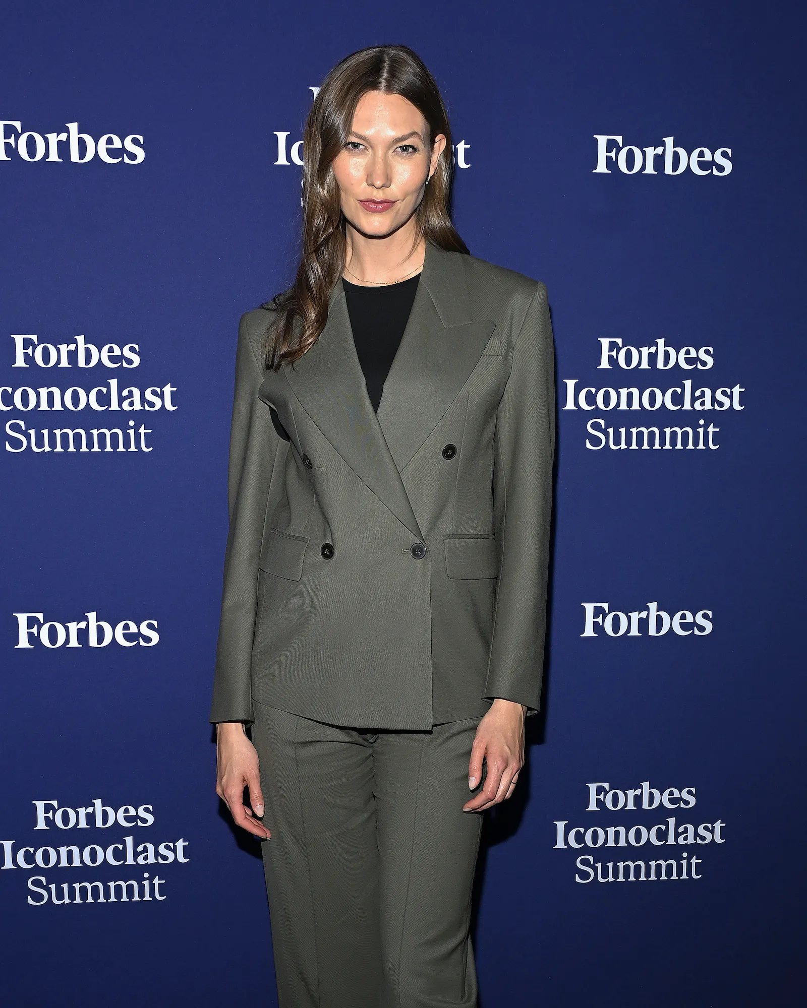 Karlie-Kloss-GettyImages-2218878977