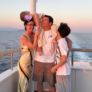 Katy-Perry-and-Orlando-Bloom-With-Kids-6767474