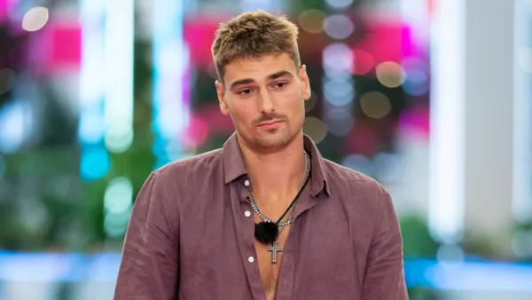 Love-Island-Austin-NUP_207595_02034