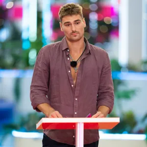 Love-Island-Austin-NUP_207595_02034