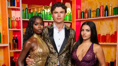 Love Island photo shoot gallery NUP_101101_00632_cc