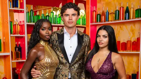 Love Island photo shoot gallery NUP_101101_00632_cc