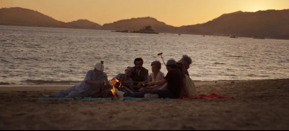 Chespirito: Sin querer queriendo, episodio 6: La fogata en Acapulco