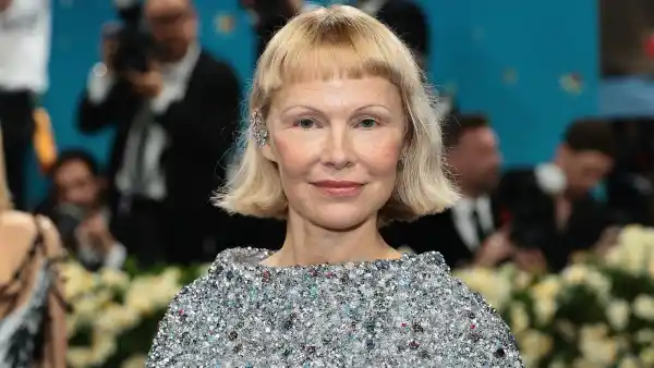 Pamela Anderson's Go-To Hair Mask Makes Thin Hair Look Fuller — Shoppers Say It's 'Magic'