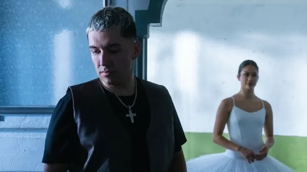 Eslabón Armado y su nuevo video "Dame un Chanze"