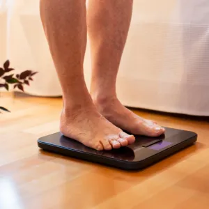 RunSTAR smart scale with color display and app syncing