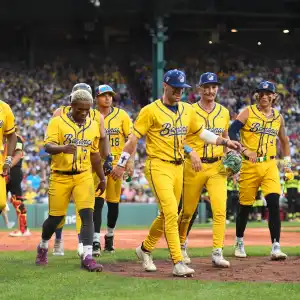 Savannah Bananas Player Brutally Faceplants While Attempting Backflip on CNN