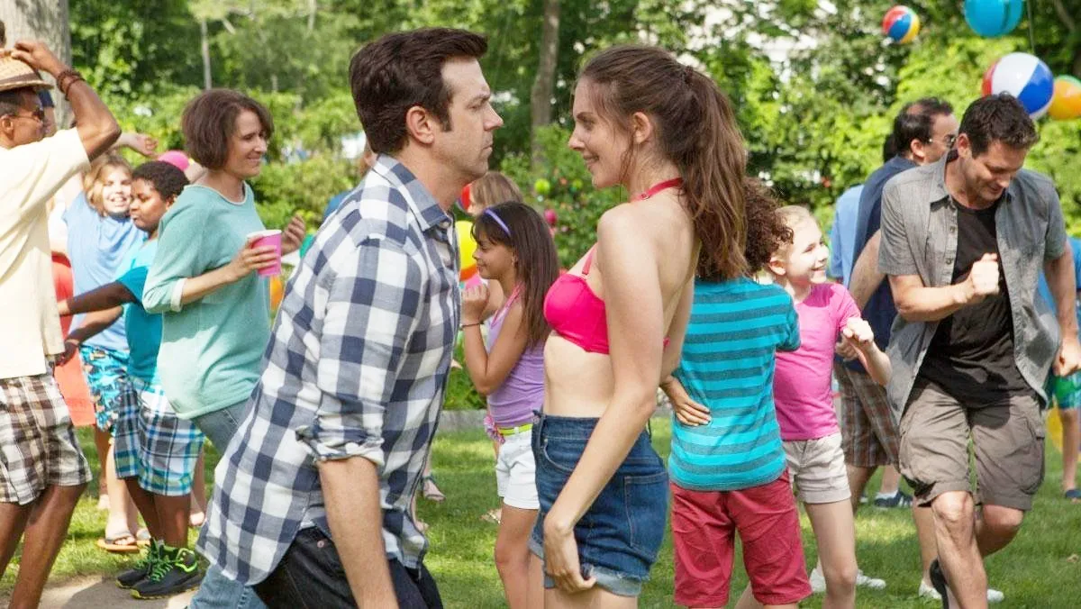 Jason Sudeikis and Alison Brie in Sleeping with Other People