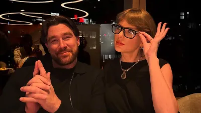 Travis Kelce Has a Pic of Him and Taylor Swift as His iPhone Background 5727703