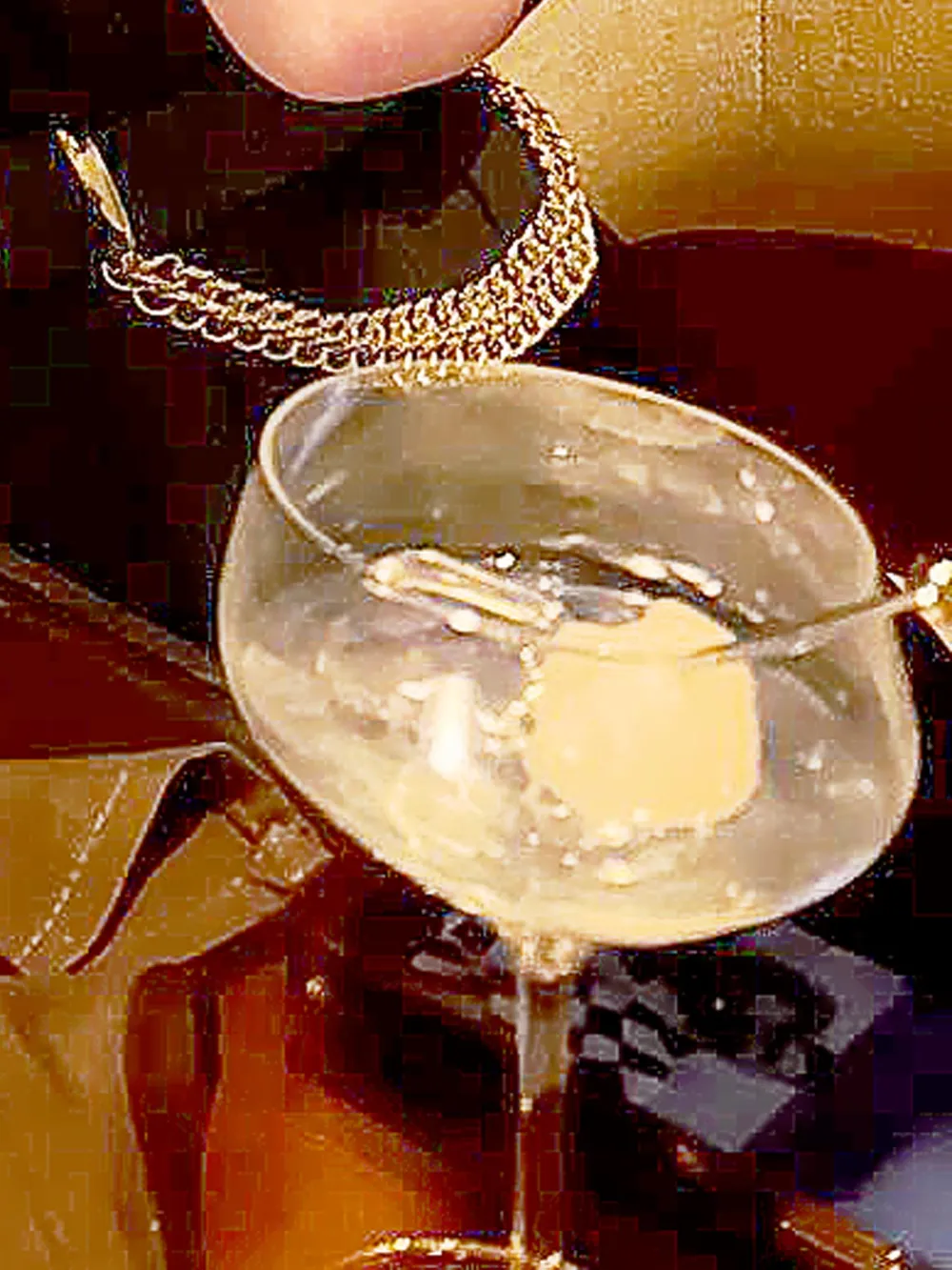 Travis Kelce Has a Pic of Him and Taylor Swift as His iPhone Background Taylor s phone