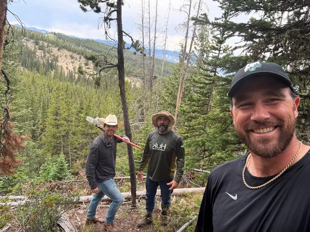 Travis Kelce Instagram Taylor Swifts Brother Austin Swift Hangs Out With Travis Kelce and Jason Kelce