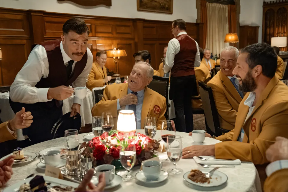 Travis-Kelce-inline-HG2_20241009_32757_R