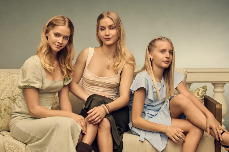 Welcome To Plathville Season 7 Mercy, Amber and Cassia