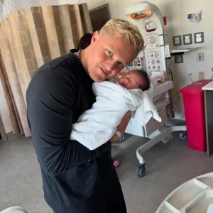 Mormon Wives' Zac Affleck Shares Cute Photos of Newborn Daughter Penelope