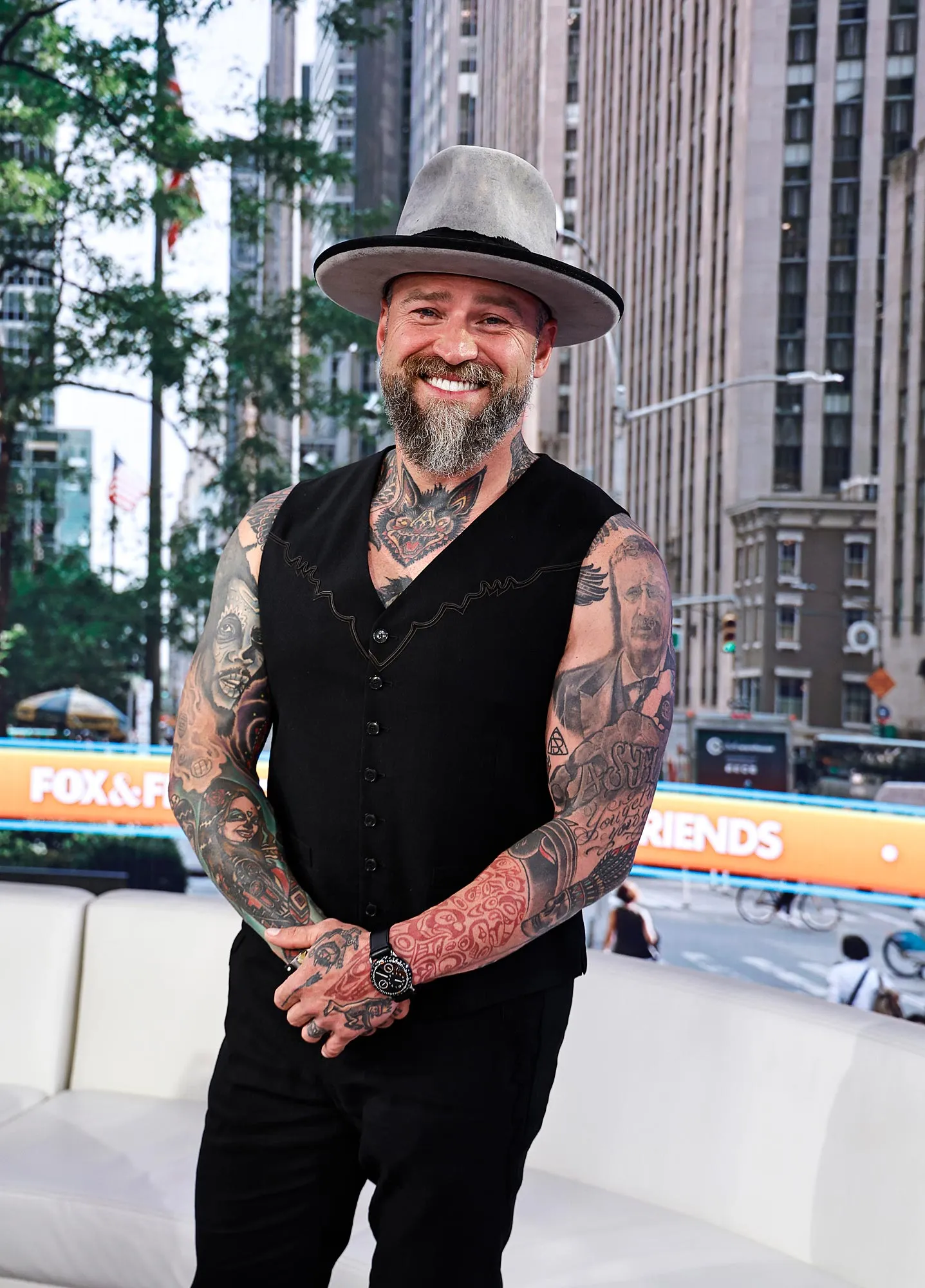 Zac Brown Gushes Over Fiancee Kendra Scott After Engagement Different Than Anything I ve Ever Had Exclusive GettyImages 2226808331