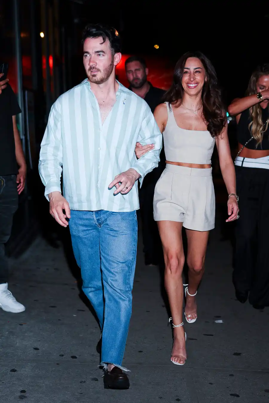 gettyimages-2221578555-kevin-jonas-danielle-jonas