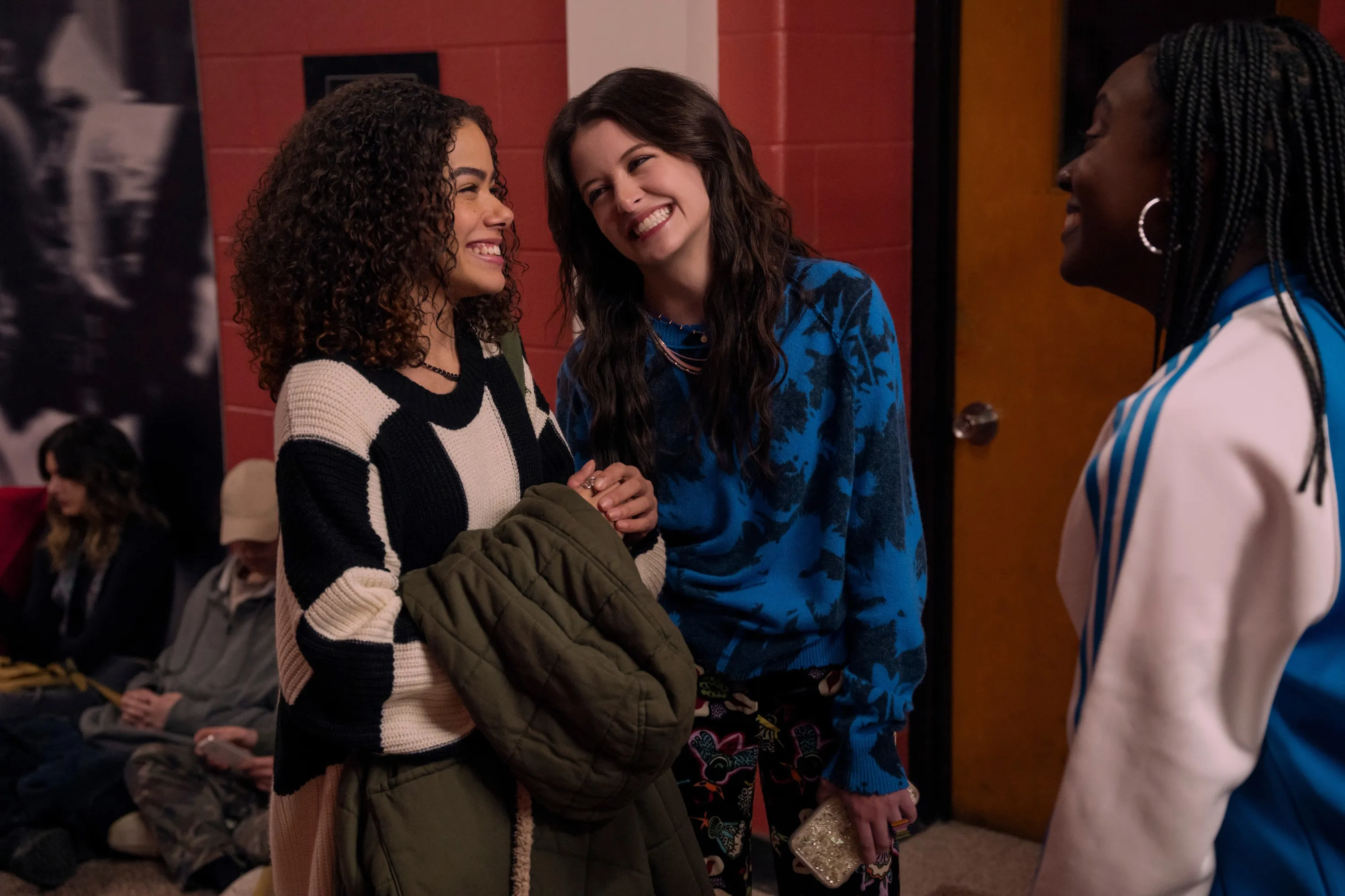 Sara Waisglass Tells Ginny and Georgia Haters to Watch the Show