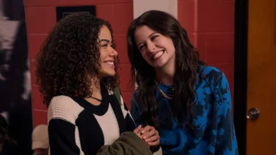 Sara Waisglass Tells Ginny and Georgia Haters to Watch the Show