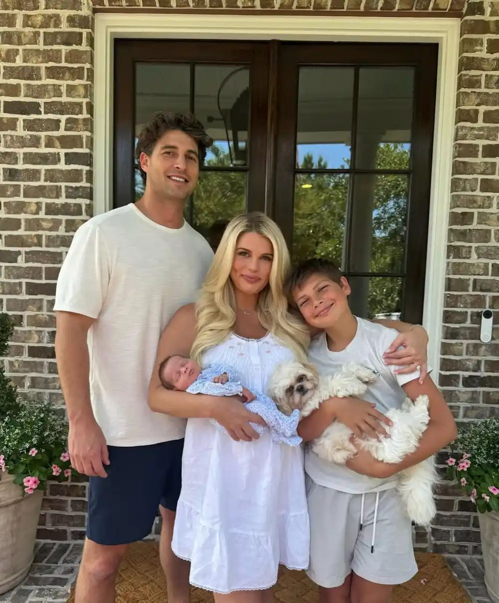 Madison LeCroy Brings Daughter Replica Luxury Handbag