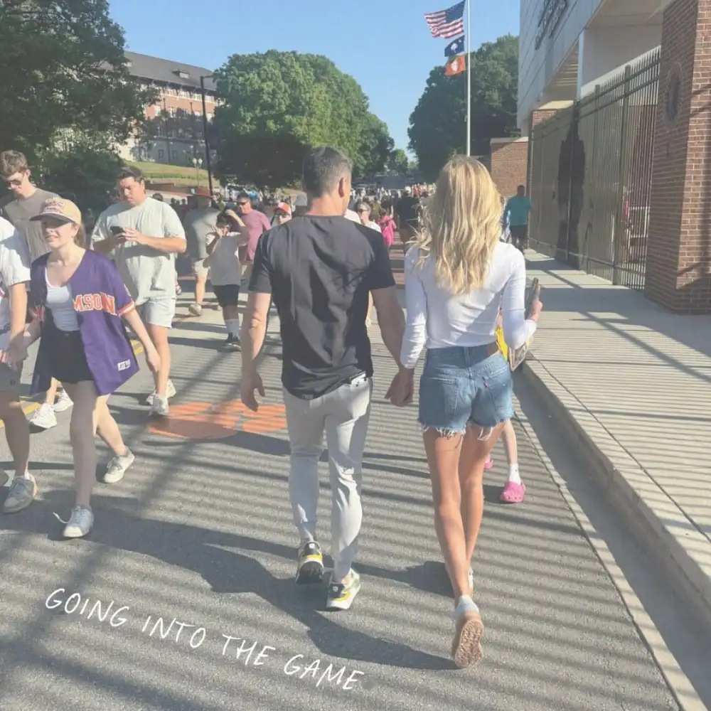 Lindsie Chrisley Sparks Marriage Rumors After Changing Name on Social Media