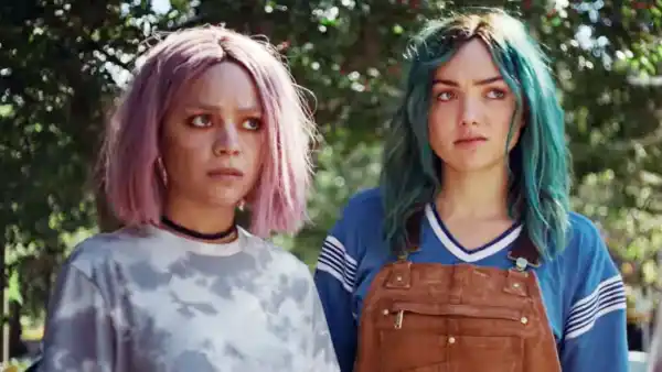 Kaitlyn Santa Juana, Peyton List in The Friendship Game