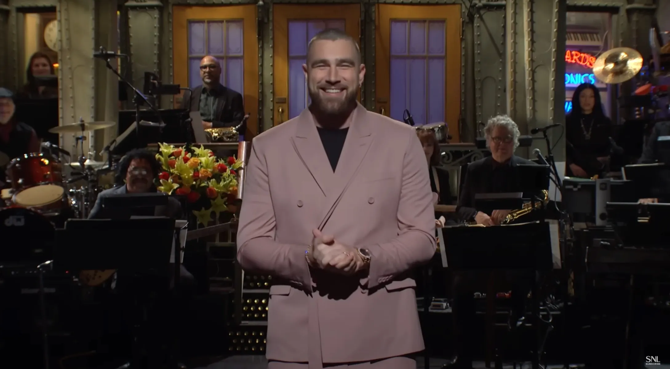 Travis Kelce Admits Hosting SNL Was Hard Because He Cant Really Read That Well