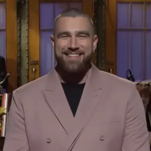Travis Kelce Admits Hosting SNL Was Hard Because He Cant Really Read That Well