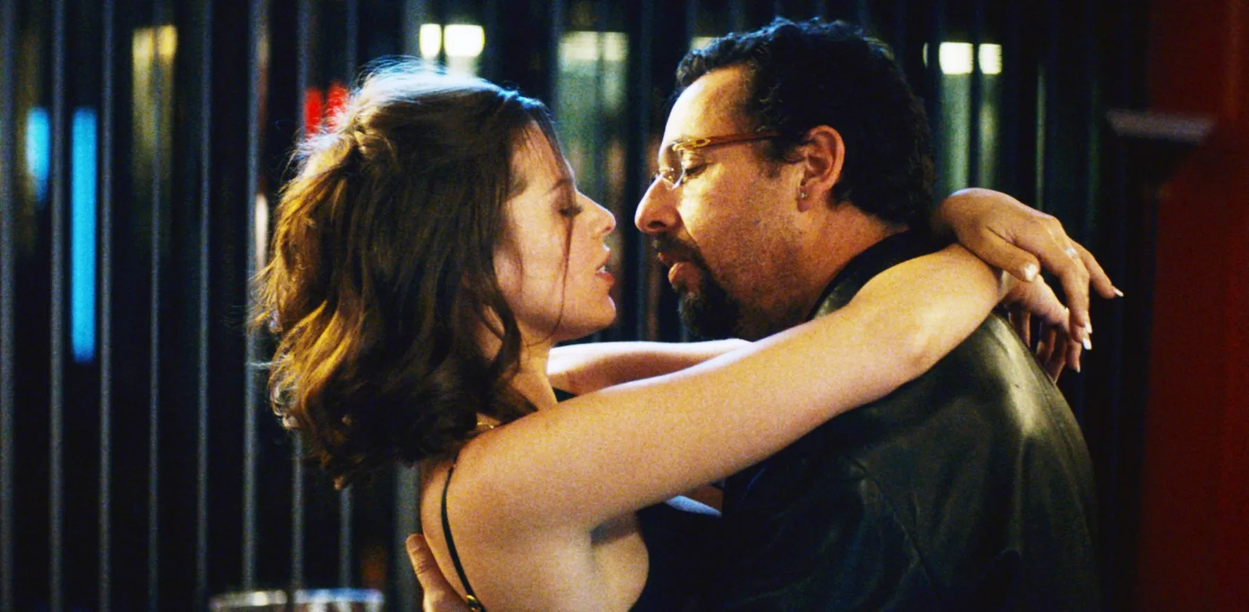 Julia Fox and Adam Sandler in Uncut Gems