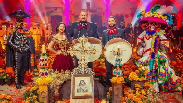 Pepe Aguilar con sus hijos Ángela y Leonardo