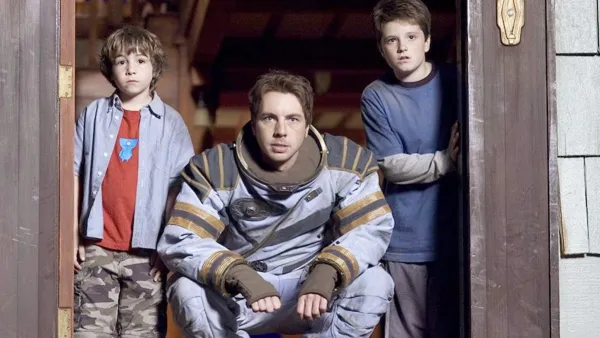 Jonah Bobo, Dax Shephard and Josh Hutcherson in Zathura