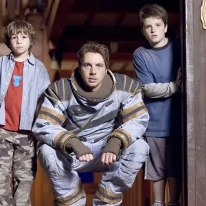 Jonah Bobo, Dax Shephard and Josh Hutcherson in Zathura