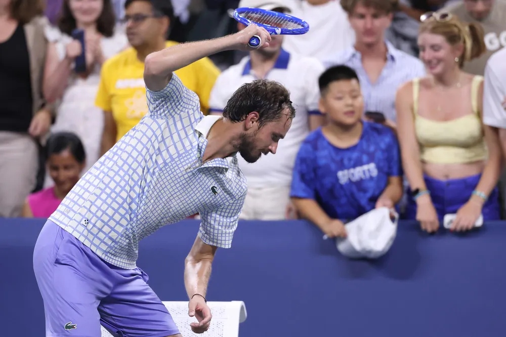 Andy Roddick Reacts to Daniil Medvedevs US Open Meltdown I Like Seeing People Lose It