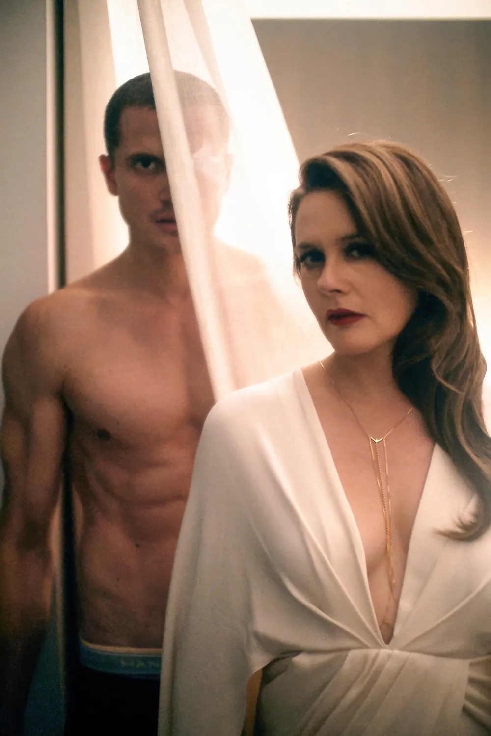 Alicia Silverstone Had to Kiss Costar 14 Years Older Than Her in 1st Film 2025