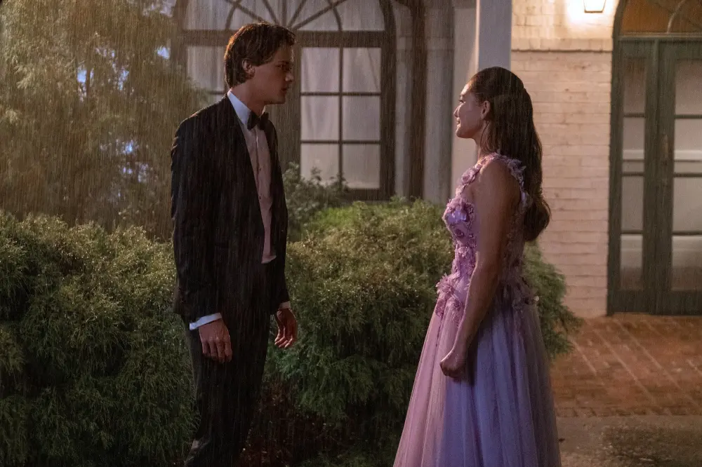 Chris Briney, Lola Tung THe Summer I Turned Pretty