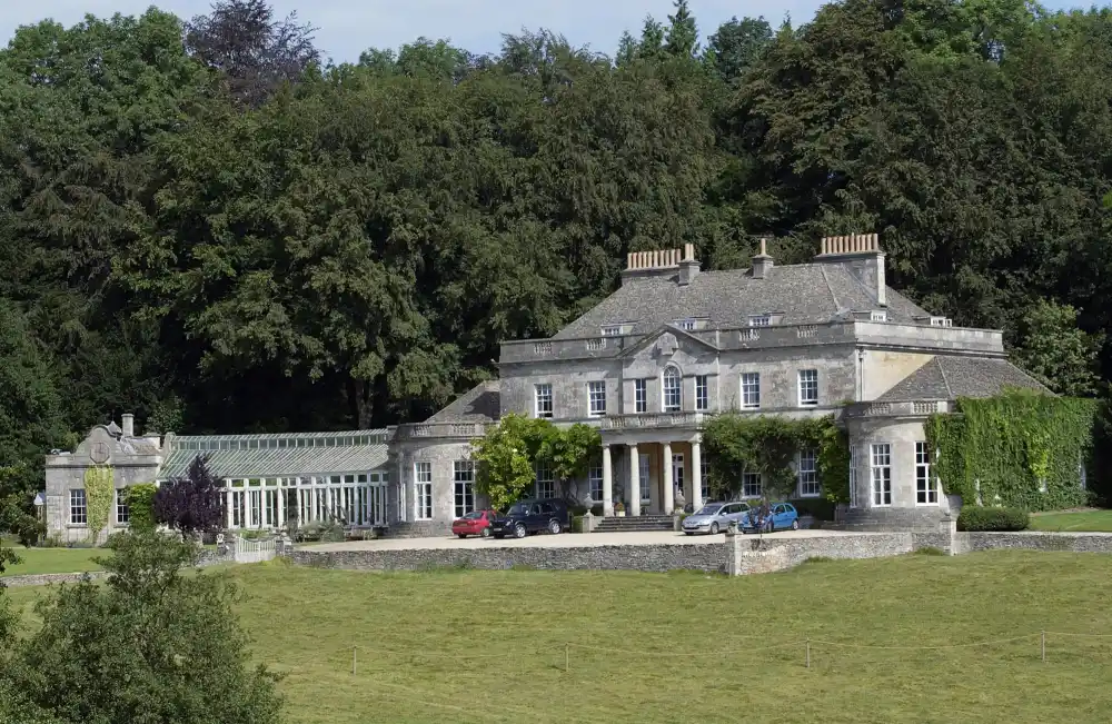 Breaking Down the Royal Family Properties Who Lives Where Gatcombe Park Princess Anne 52114376