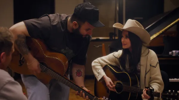 Carín León y Kasey Musgraves graban el sencillo "Lost in Translation"