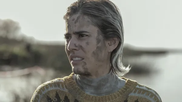 Carolina Ramírez como Yael en la serie argentina En el Barro