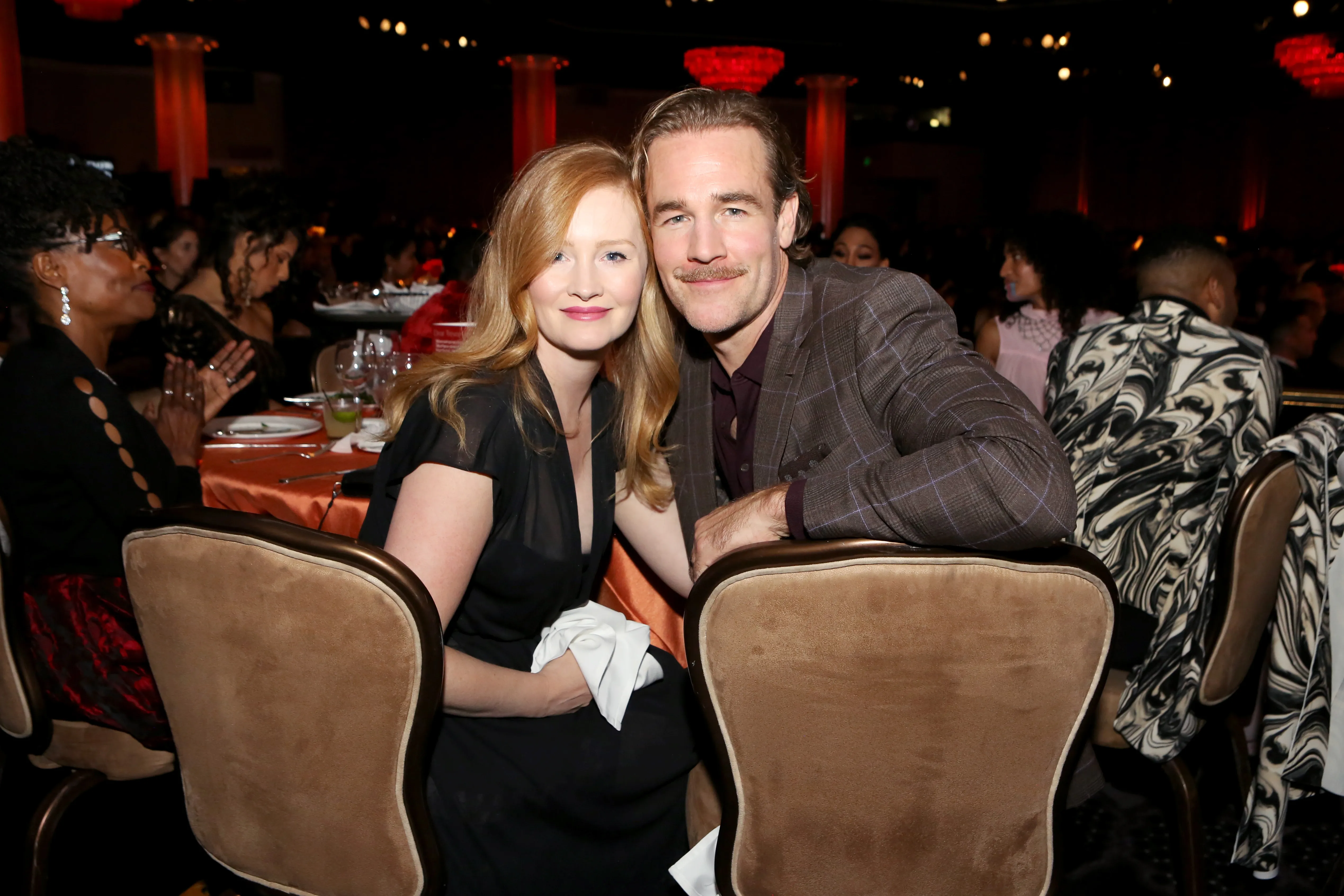 ettyImages-1067885026James-Van-Der-Beek-Pays-Tribute-to-Wife-Amid-Cancer-Battle.jpg
