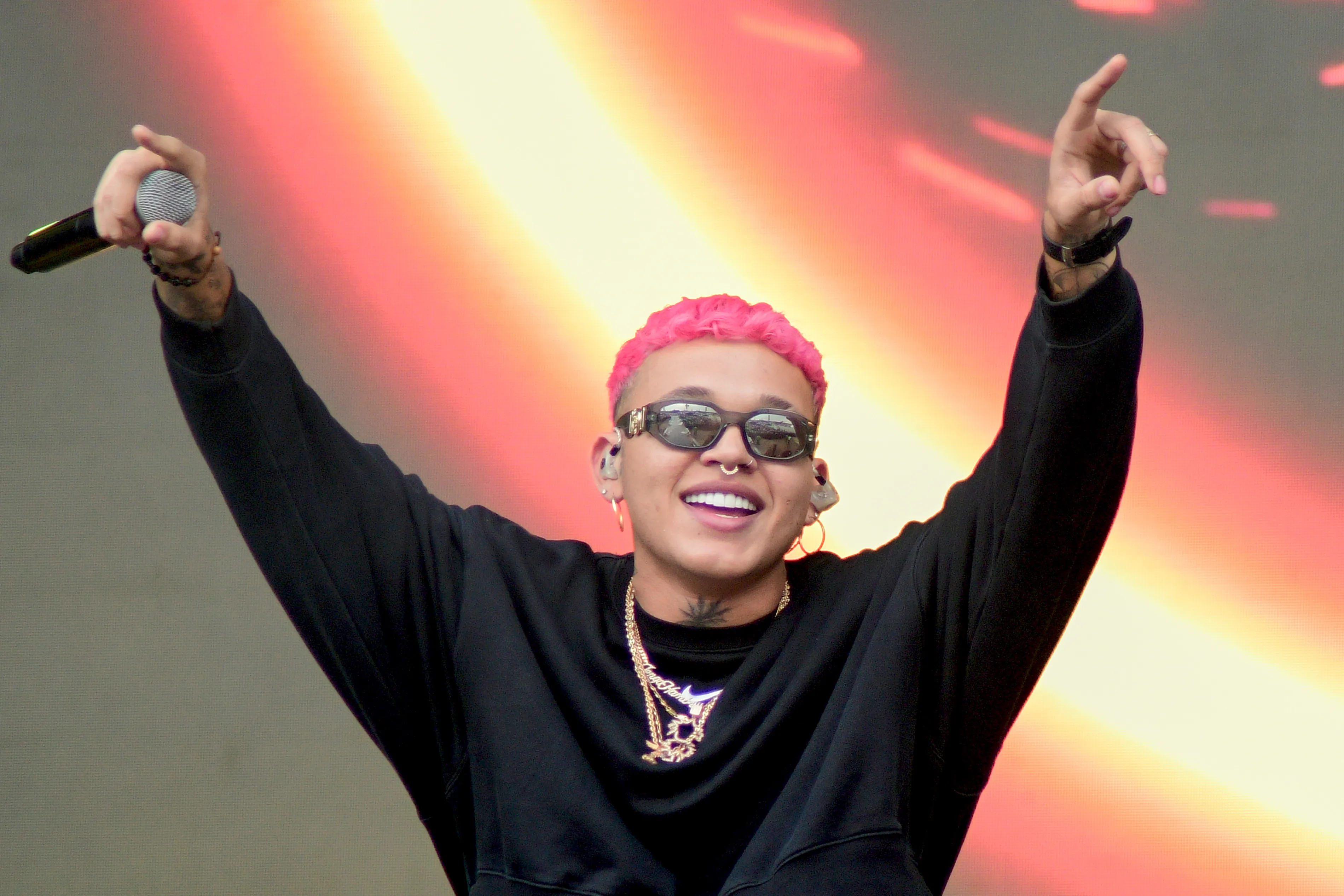 Brandon De Jesús, Beéle.