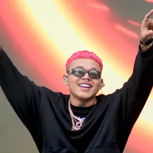 Brandon De Jesús, Beéle.