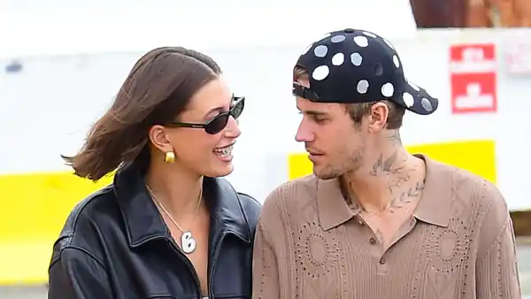 Hailey Bieber and Justin Bieber walking in New York.