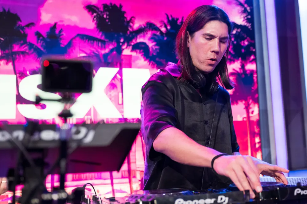 Justin Bieber Impersonator Tricks His Way Into Las Vegas Club Before Being Banned