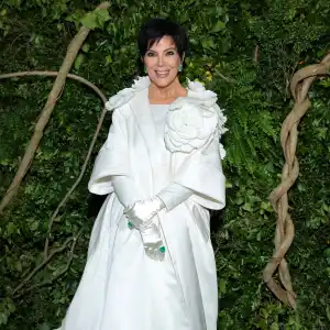 Fans Call Out Kris Jenner For Having 6 Toes in Alleged Photoshop Fail: ‘Am I Trippin?’