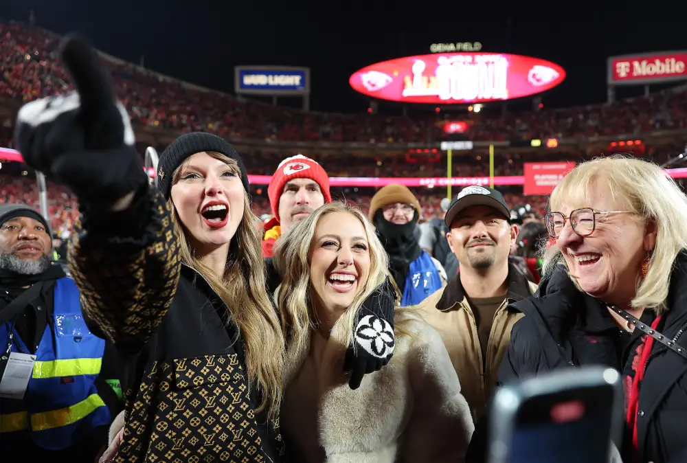 GettyImages-2196122861 Taylor Swift Donna Kelce Brittany Maomes AFC Title 2025 2